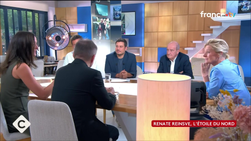 C_a_vous_1523.jpg